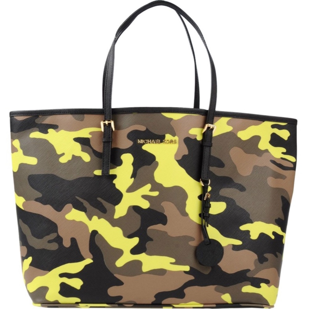 Camo Michael Kors purse 🐝